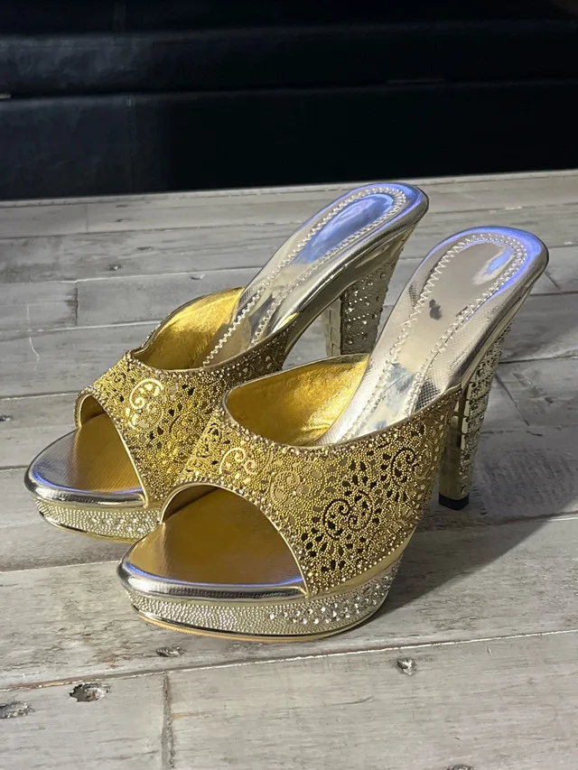 Party wear Gold High Heels! Size 4 thumbnail