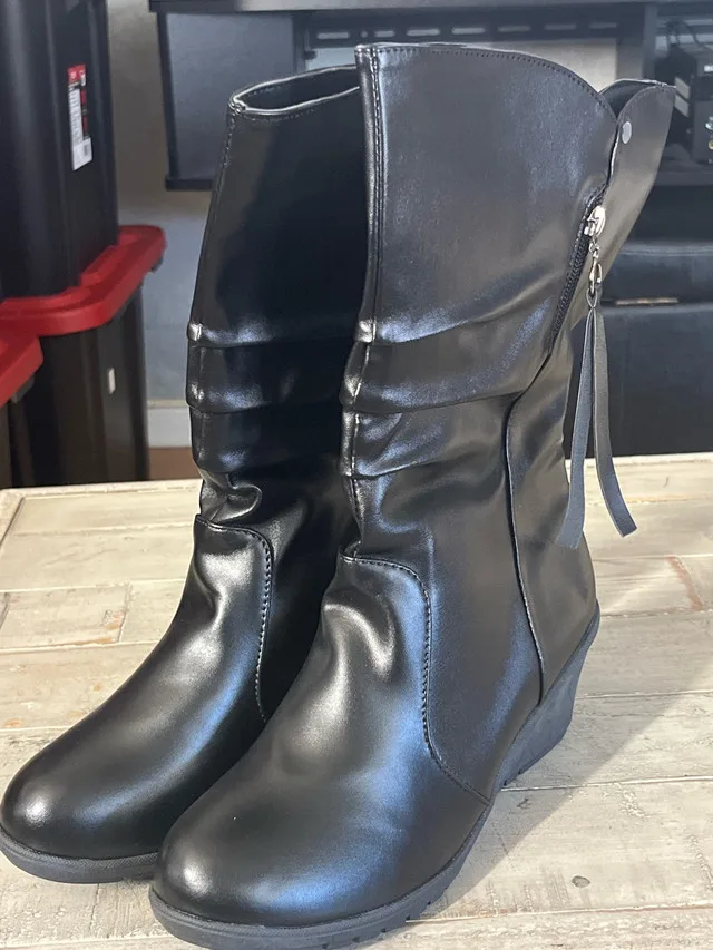 Womens Ankle Boots with Heel- size 9 thumbnail