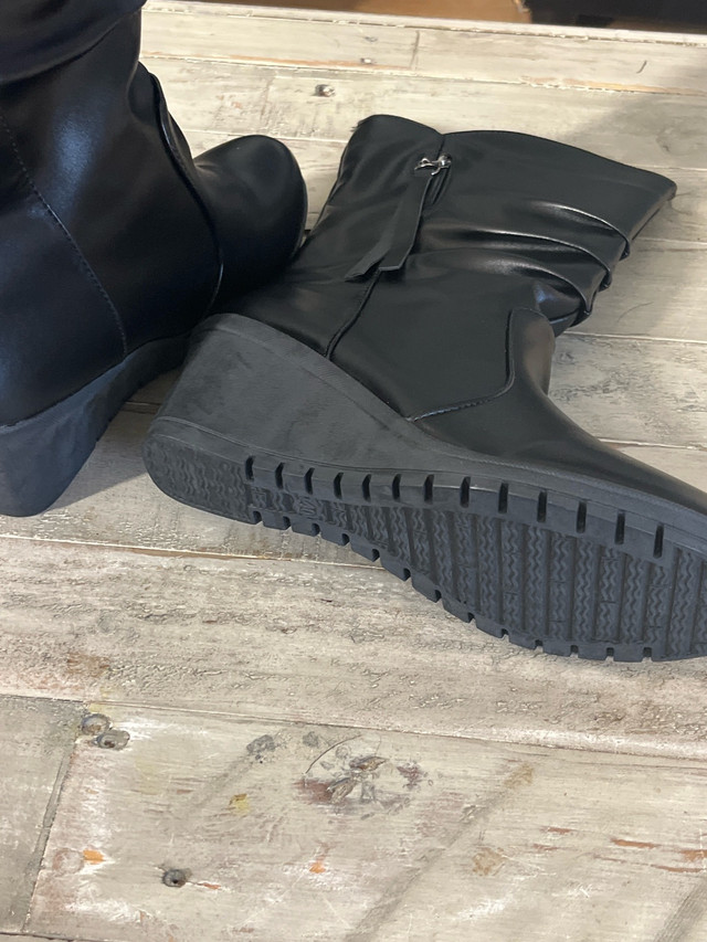 Womens Ankle Boots with Heel- size 9 - photo 3