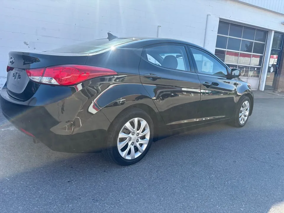 2013 Hyundai Elantra image indicator(5)