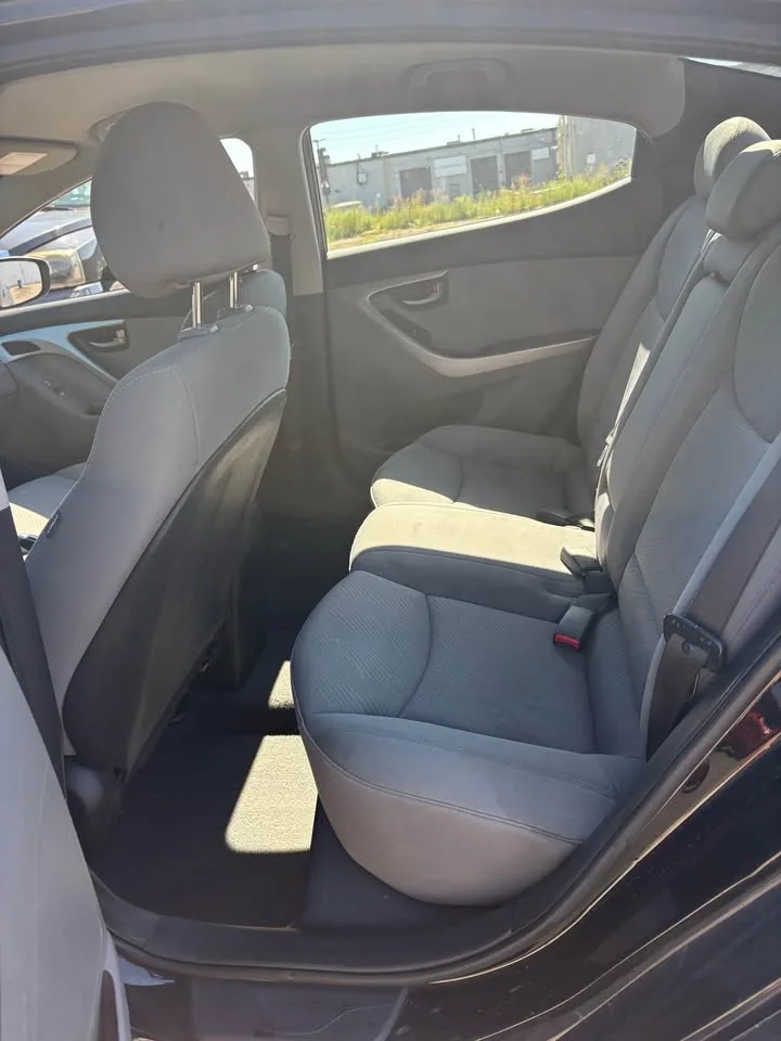 2013 Hyundai Elantra image indicator(6)