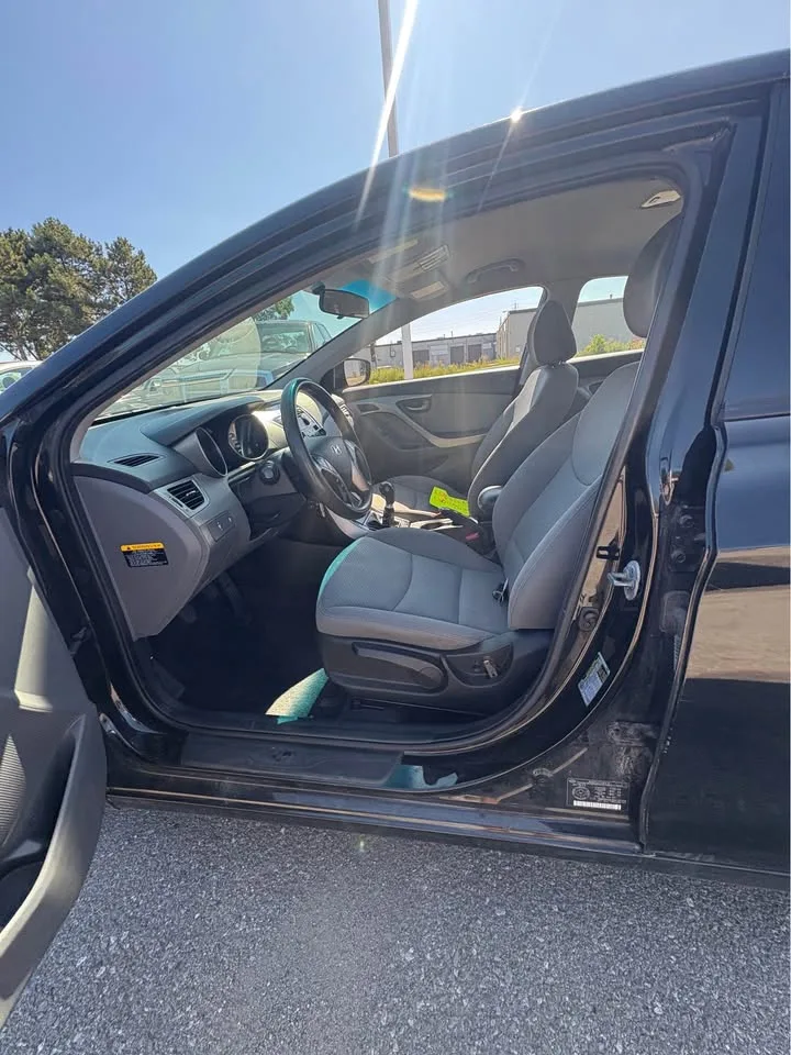 2013 Hyundai Elantra image indicator(8)