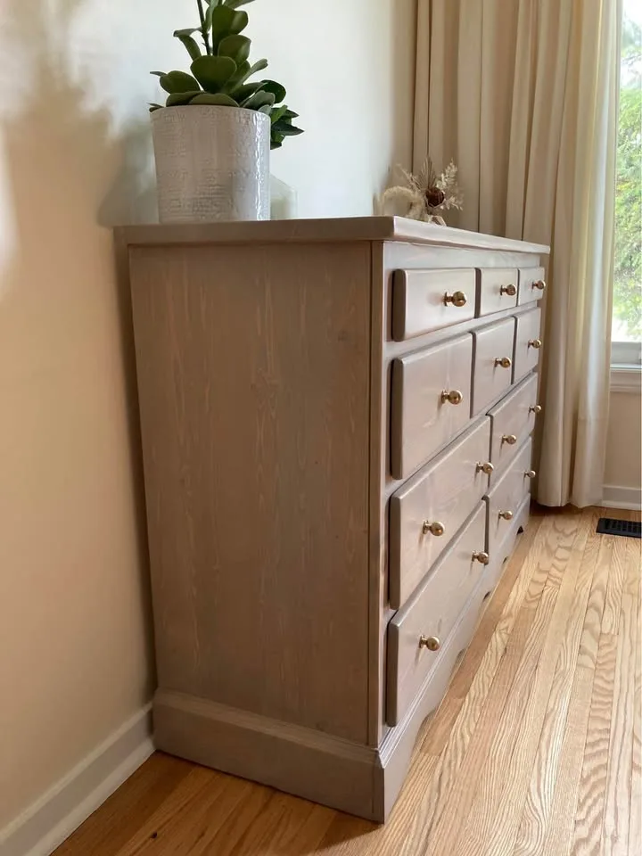 Solid Wood Story Book Dresser - 10 drawers image indicator(8)