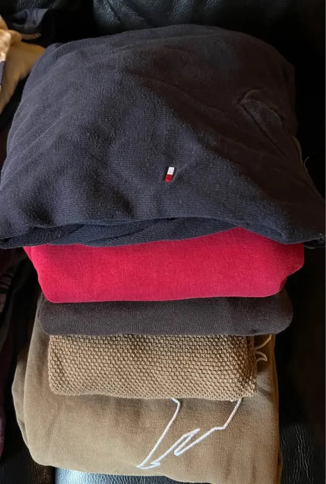 Bag of Clothes (Incl. Zara, Tommy Hilfiger, U.S Polo etc) thumbnail