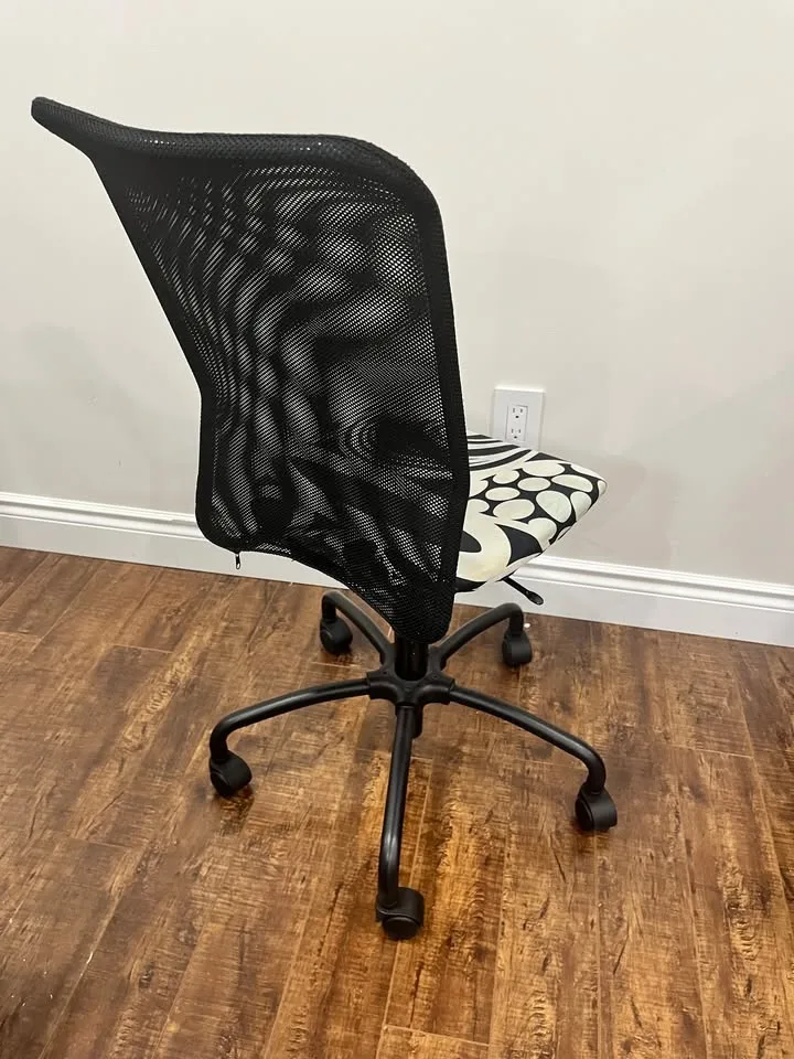 Ikea Kids Desk Chair Black and White with Mesh Back image indicator(2)