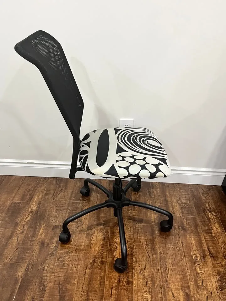 Ikea Kids Desk Chair Black and White with Mesh Back image indicator(3)