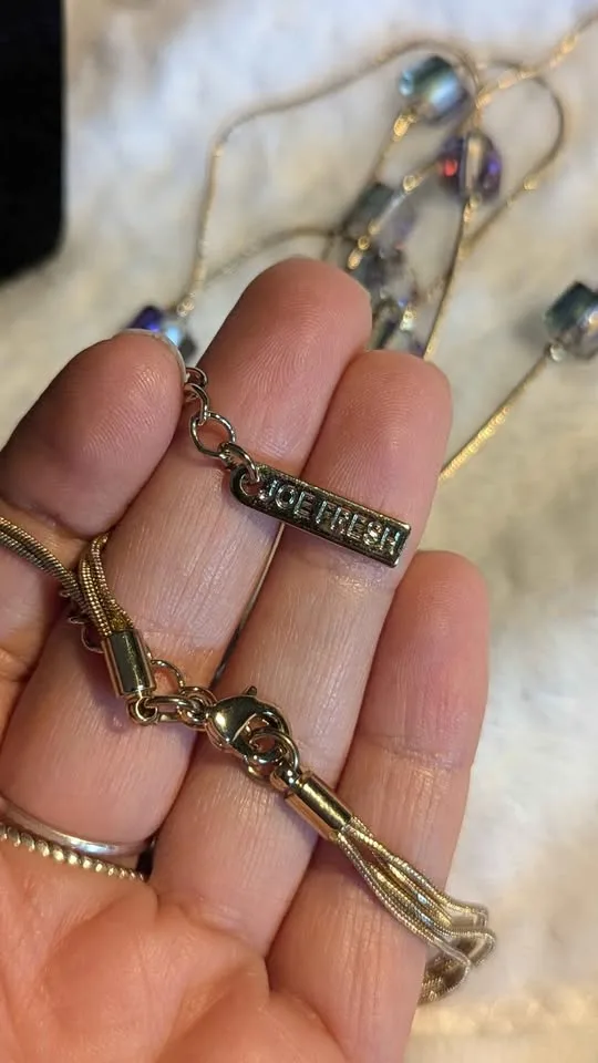 ✨ Joe Fresh Iridescent Bead Necklace + Earrings image indicator(4)