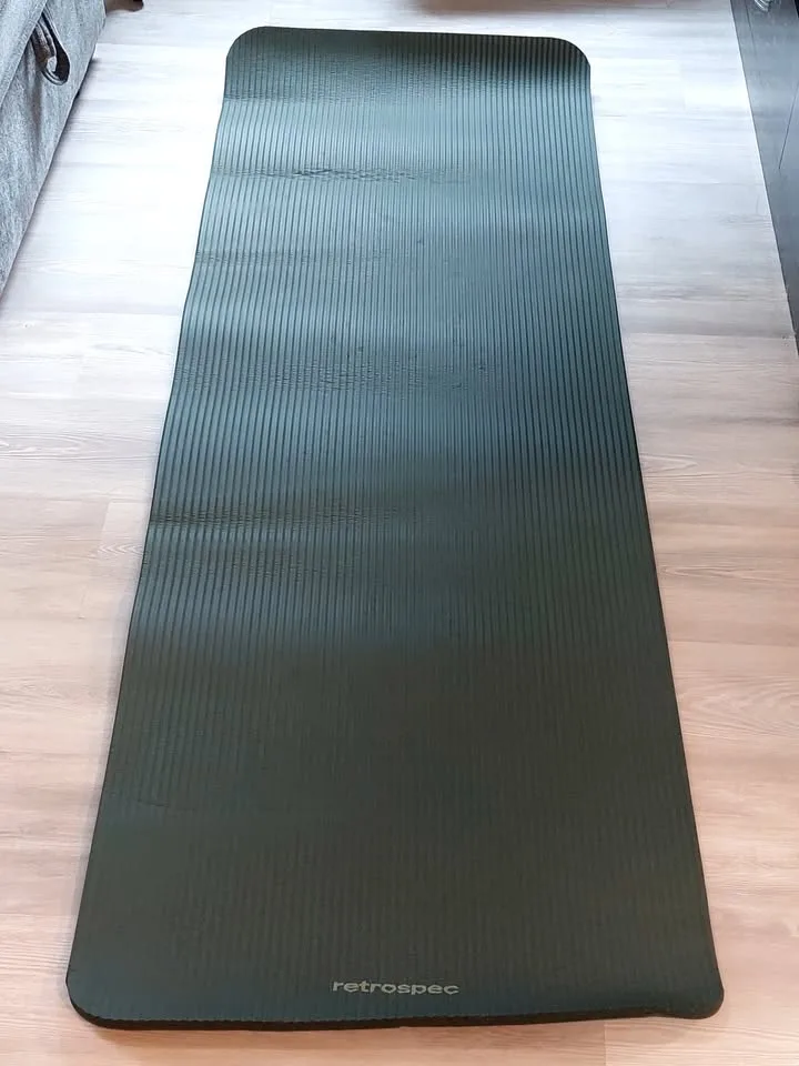 1/2” Thick Pilates/Yoga Mat – Dark Green image indicator(2)