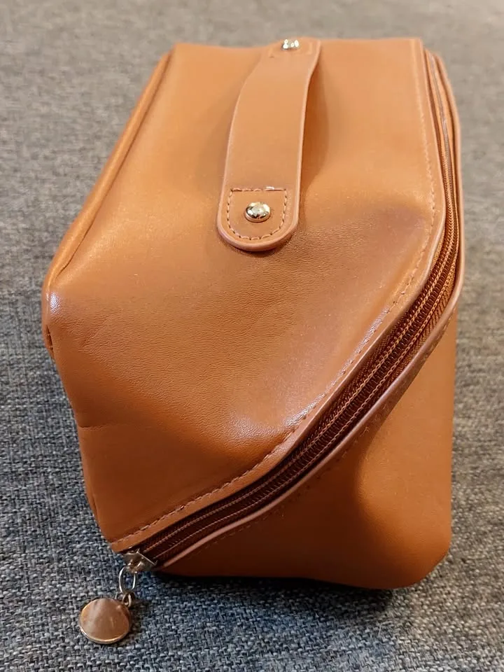 Rose of No Man's Land Cosmetics/Toiletries Bag image indicator(2)