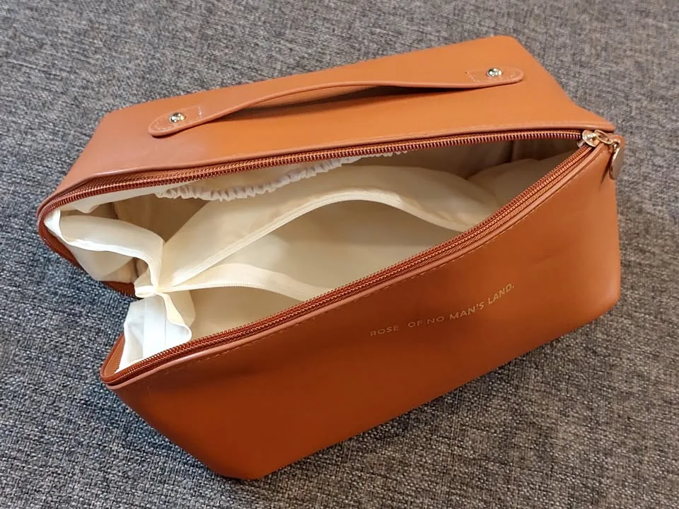 Rose of No Man's Land Cosmetics/Toiletries Bag image indicator(4)