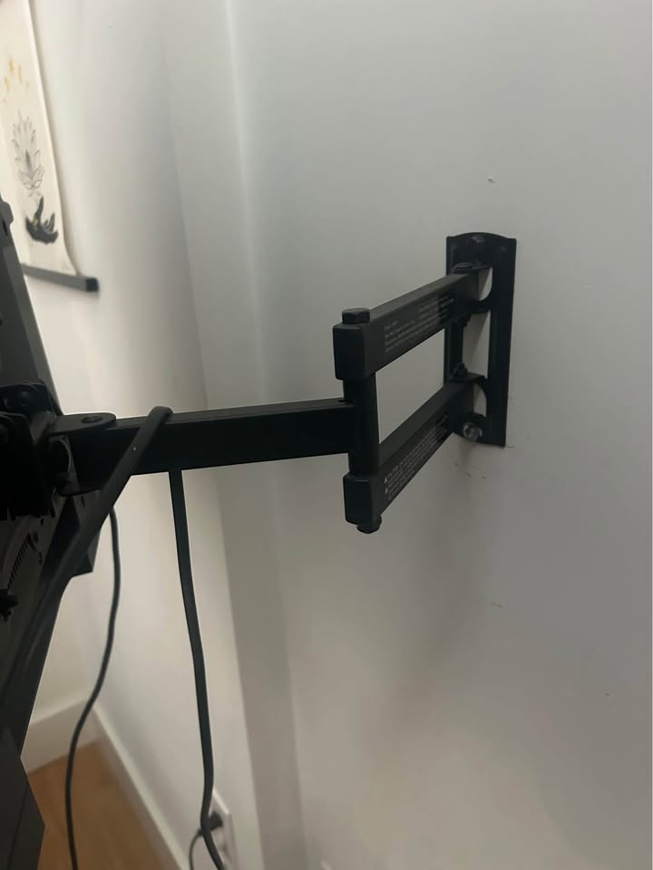 TV Wall Mount - photo 5