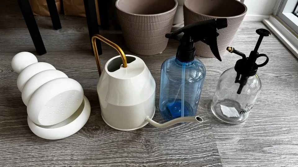 Flower pots and tools image indicator(6)