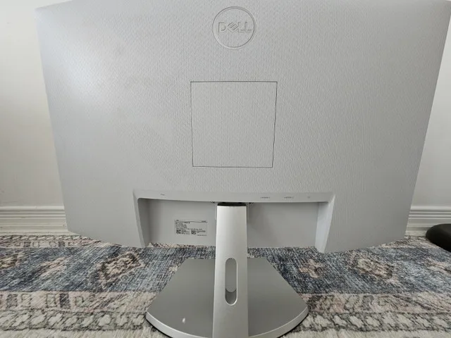 Dell 32” Curved Monitor S3222HN – Broken Screen – For Parts Only image indicator(3)