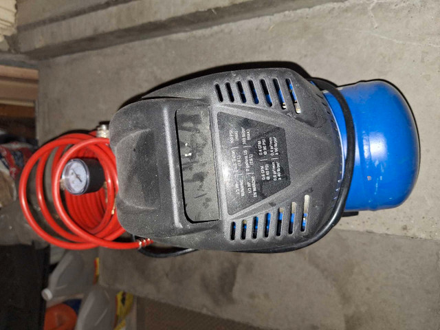 Mastercraft 2 G air compressor - photo 2