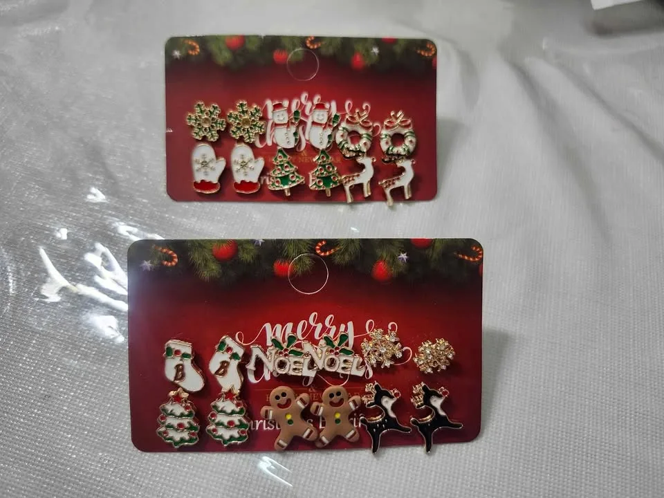 🎄✨ 6 Pairs Christmas Earrings Set – 2 Designs Available! ✨🎅 image indicator(3)