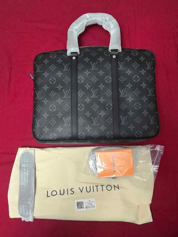 LV Men's Office Bag (Brand New) image indicator(5)