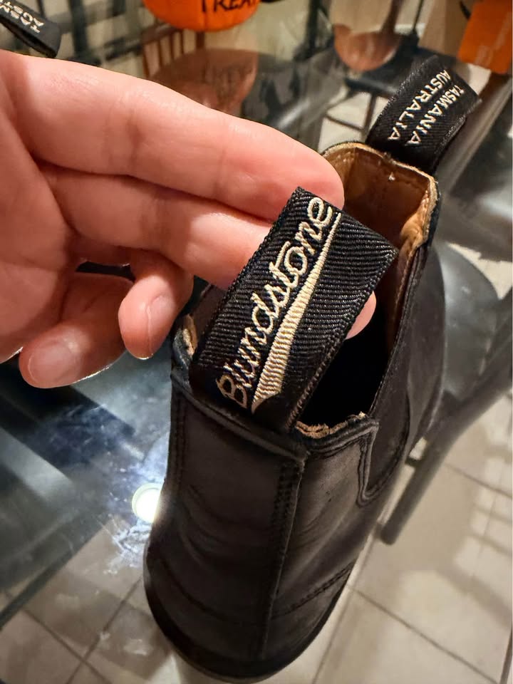 Blundstone Men’s Boots 7 and a 1/2 - photo 2