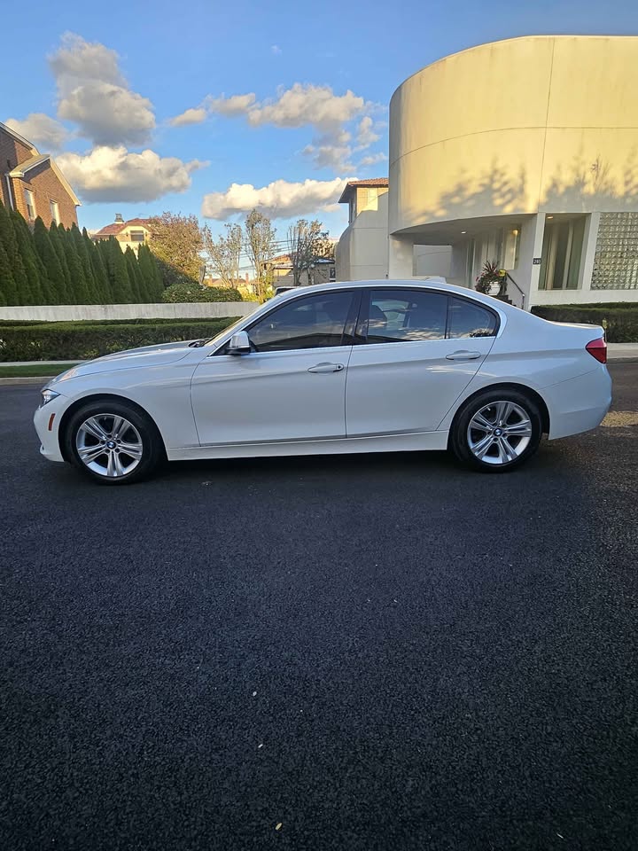 2017 BMW 3 Series · 330i xDrive Sedan 4D - photo 2