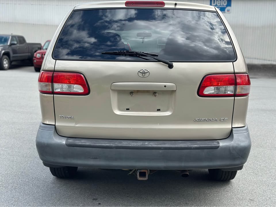 2001 Toyota Sienna - photo 3
