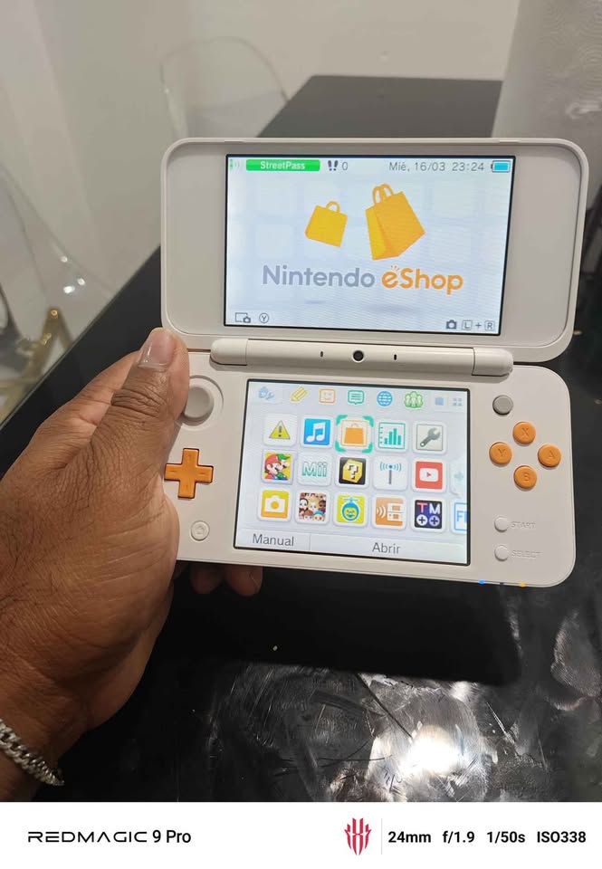 NEW Nintendo 2DS XL 128GB - photo 3