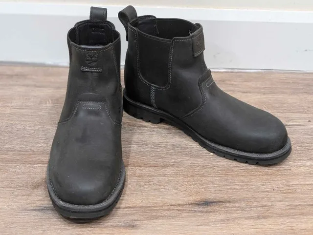 men's boots - timberland size 9.5