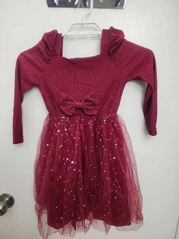 🎀 Beautiful Burgundy Sparkle Party Dress – Size 5-6 Years 🎀 image indicator(4)