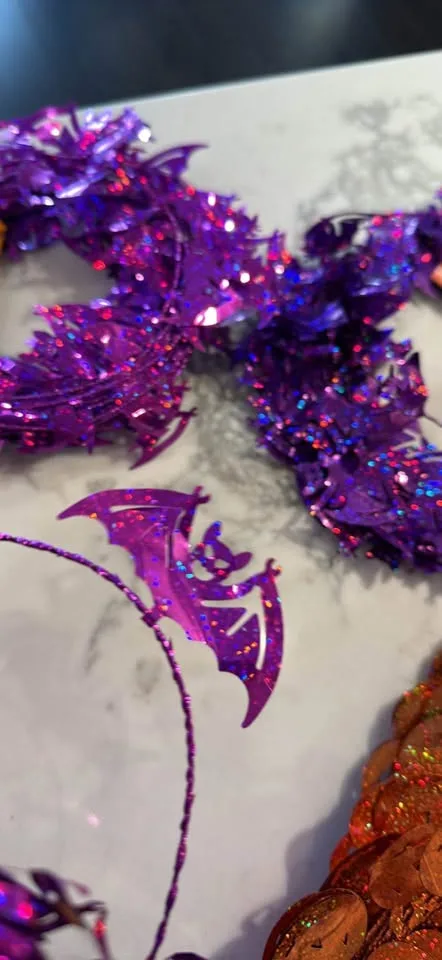 Foil garland. Bats x 3 / Pumpkins x4. (6BNIP) image indicator(2)