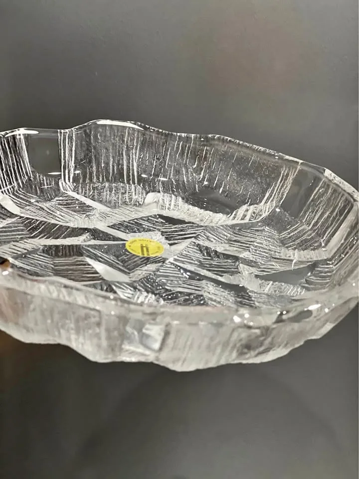 Vintage "Hoya" Crystal Ice Castle Bowl 6.25” Made in Japan thumbnail