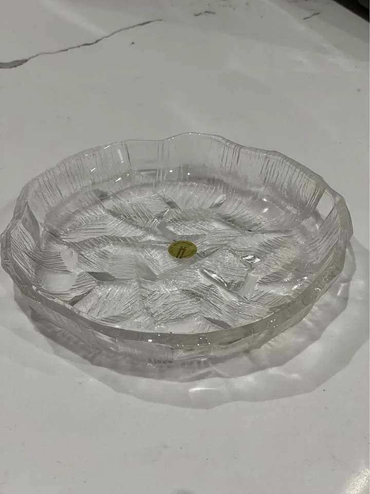 Vintage "Hoya" Crystal Ice Castle Bowl 6.25” Made in Japan image indicator(2)