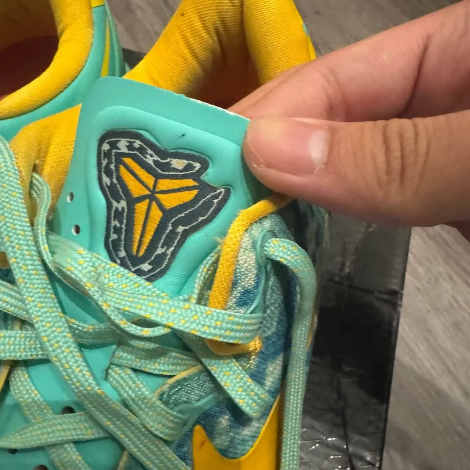 Basketball shoes fits like size 10 rep image indicator(2)