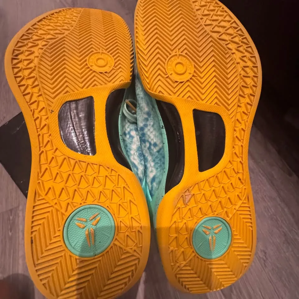 Basketball shoes fits like size 10 rep image indicator(5)