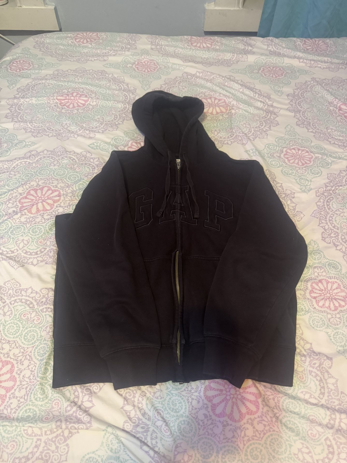 Black Gap zip up sweater - photo 3