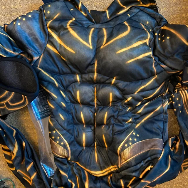 Black Panther Killmonger Medium 5-7 Halloween Costume image indicator(4)
