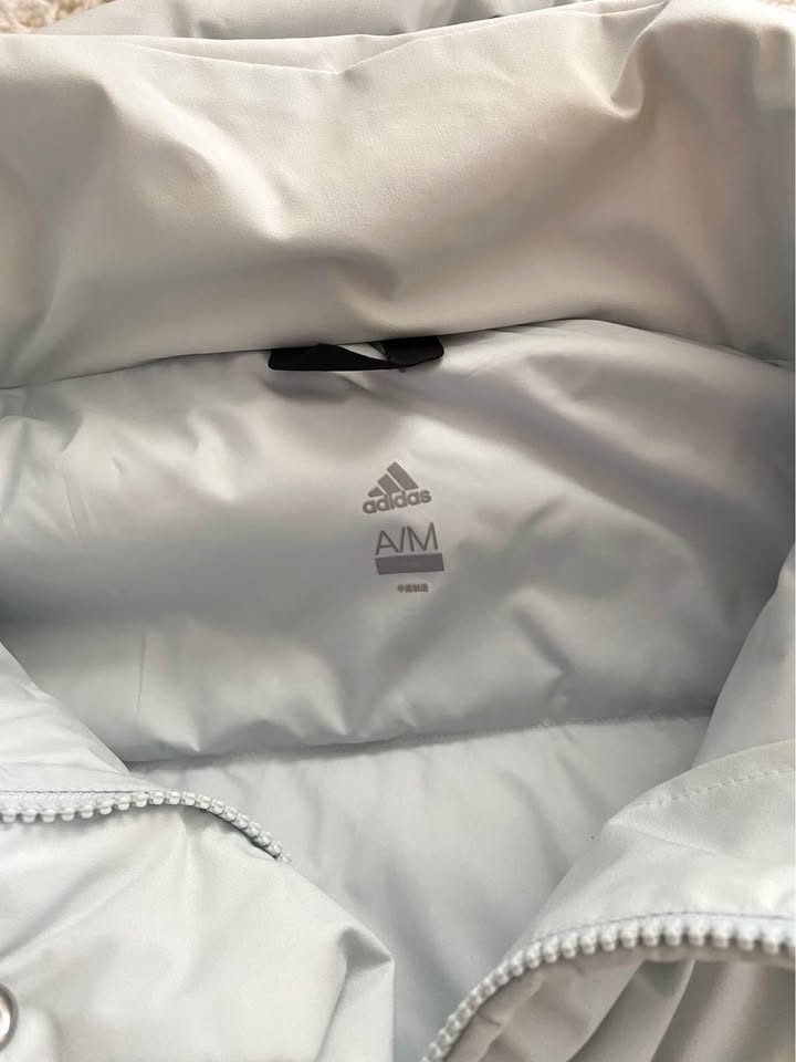 Adidas Puffer Jacket Size M - photo 4