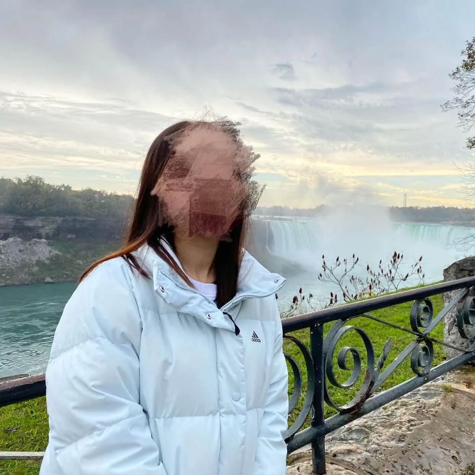 Adidas Puffer Jacket Size M image indicator(5)