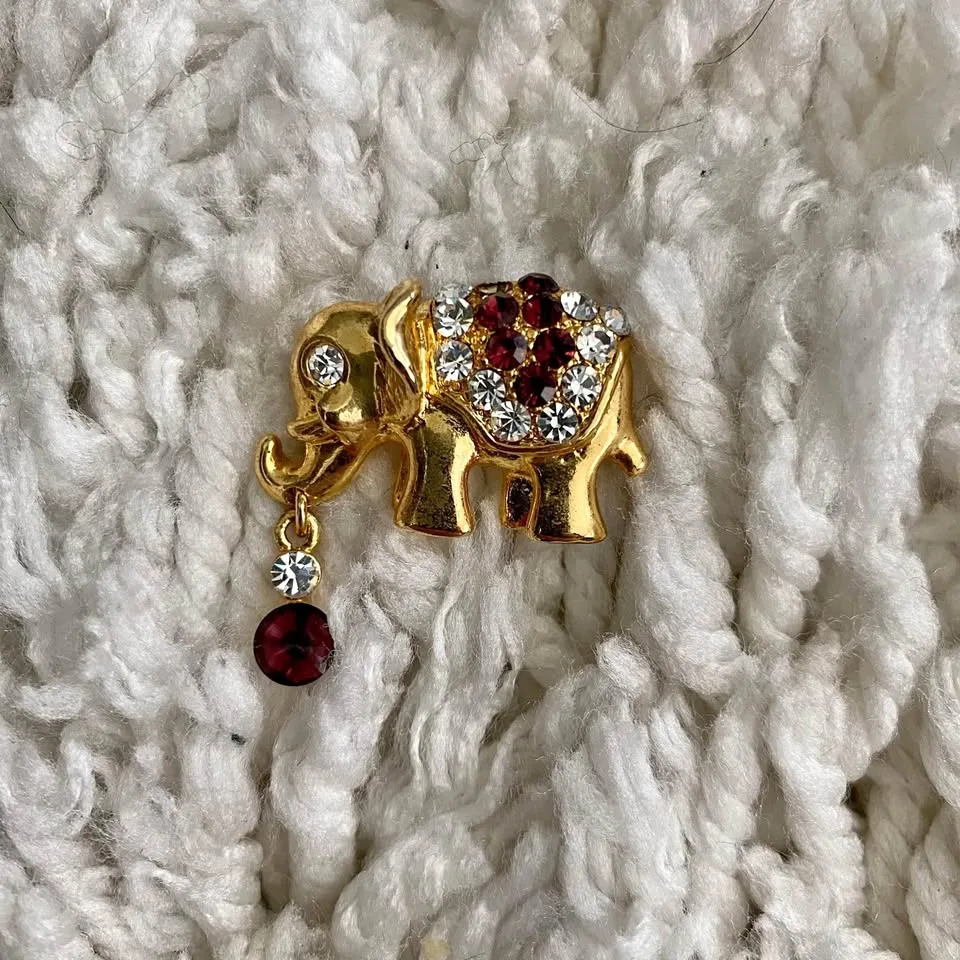 Elephant Shape Brooch thumbnail