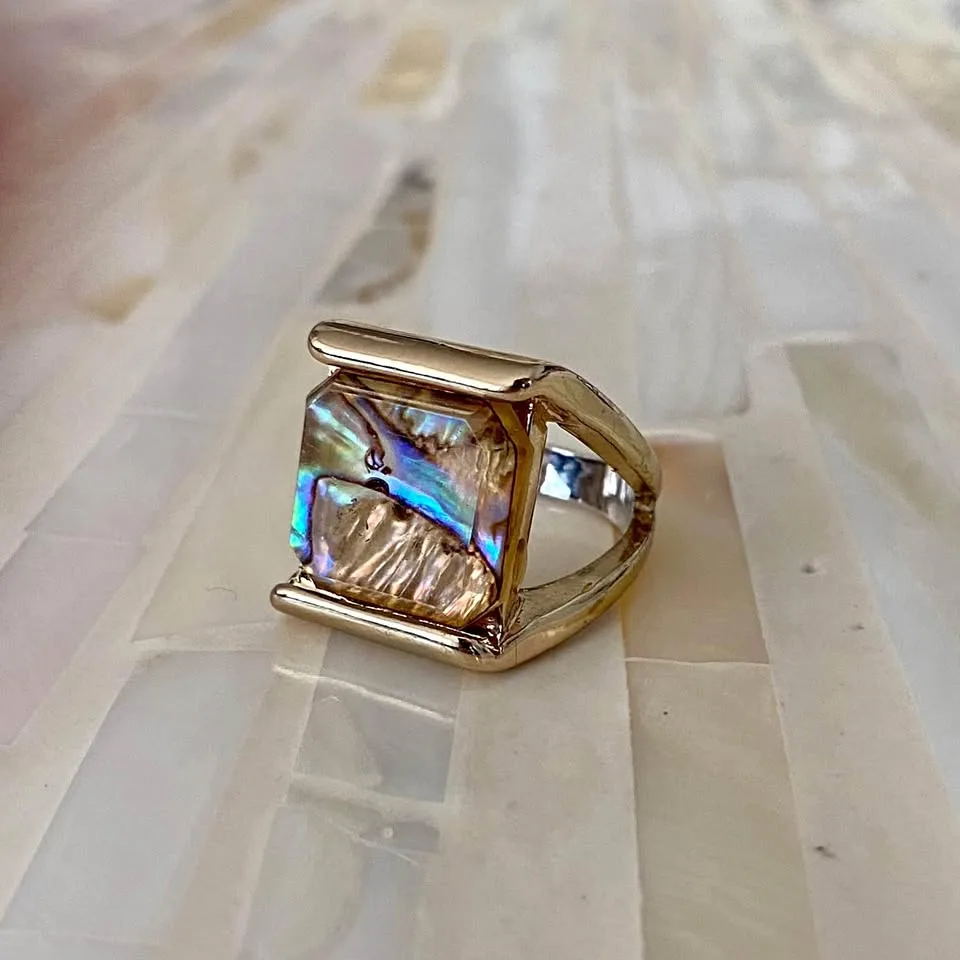 Gorgeous stone ring thumbnail