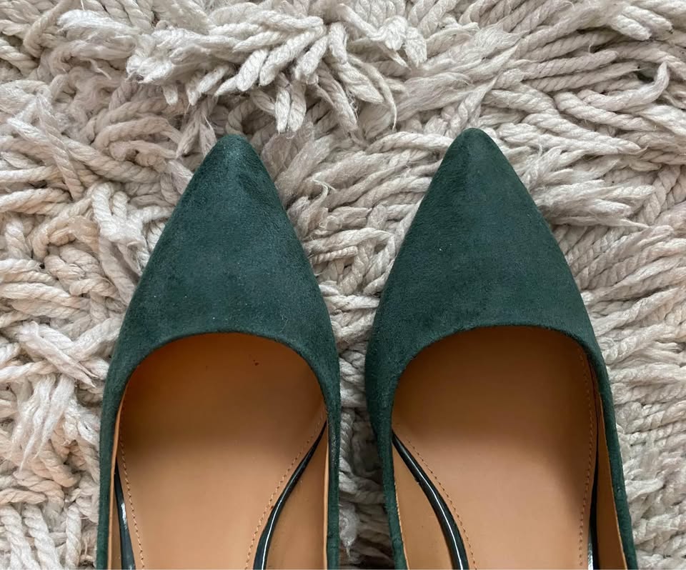 CK Calvin Klein Heels/Pump Size 6 - photo 2