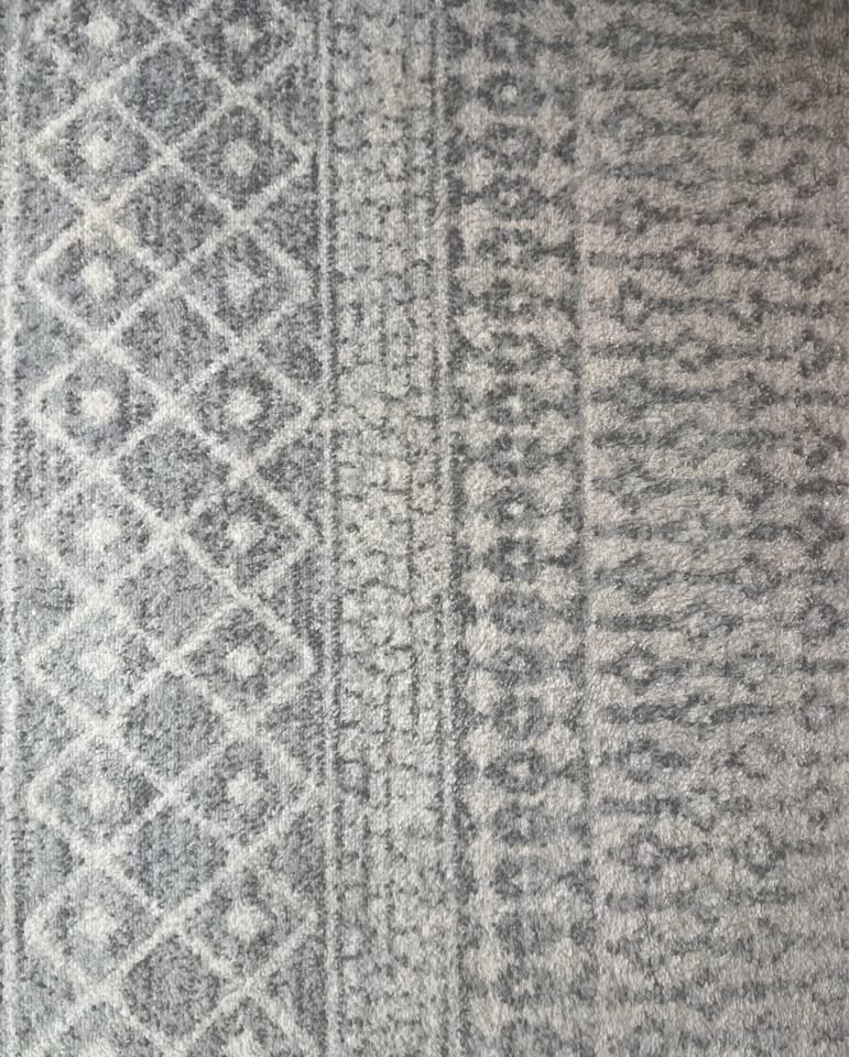 Area Rug — 7’7” x 5’3” - photo 4