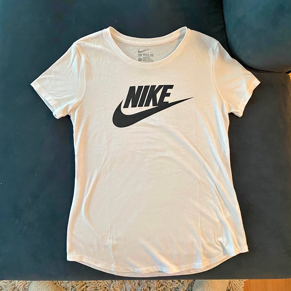 Nike T-shirt Tee Size L
