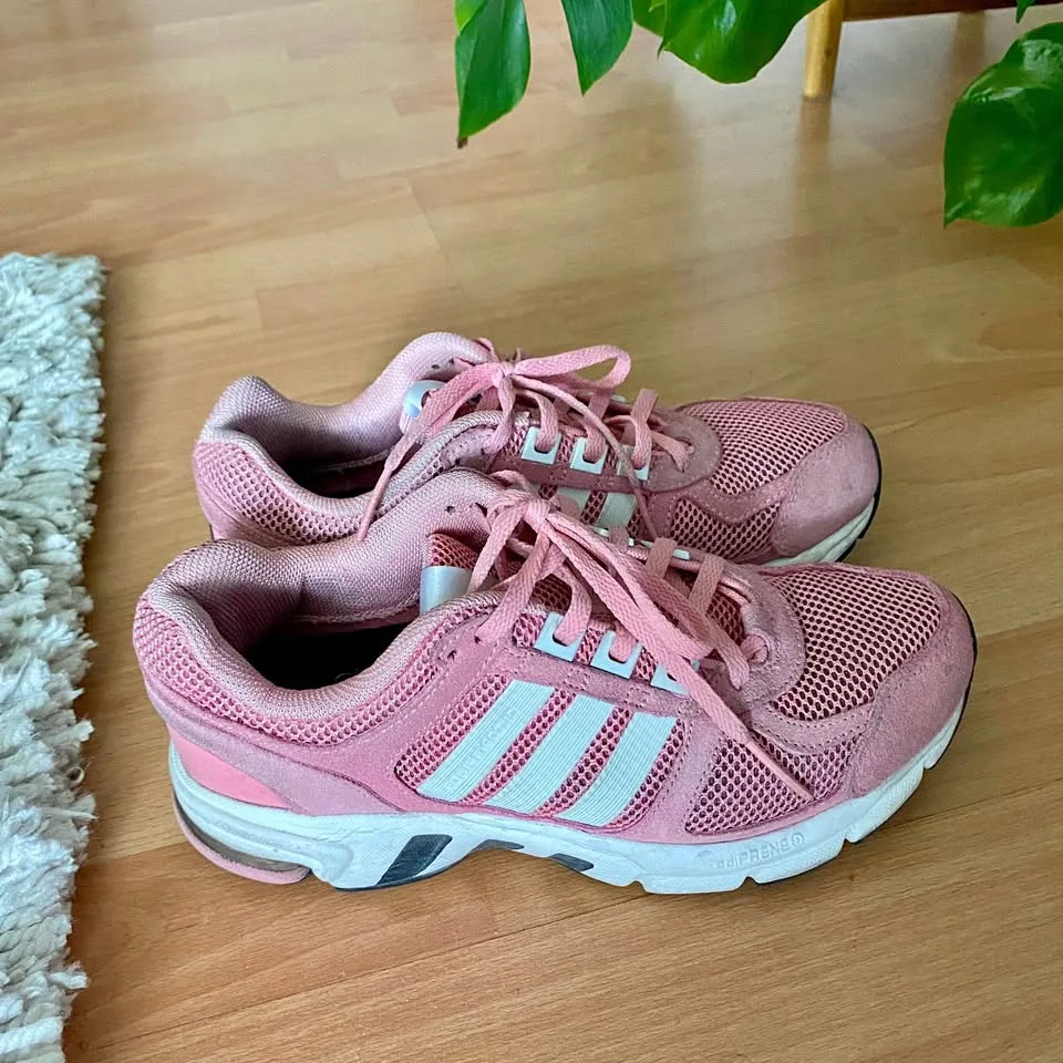 Adidas Women’s Running Shoes Size 6 thumbnail