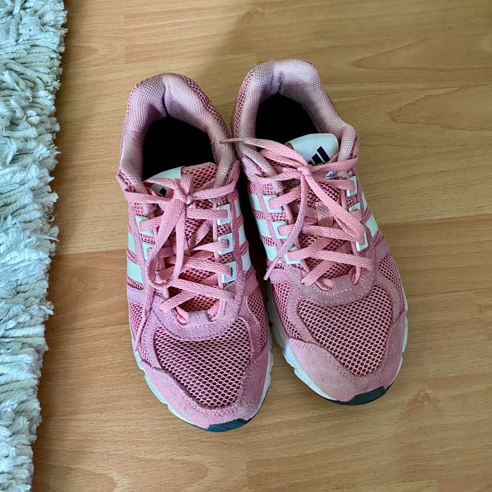 Adidas Women’s Running Shoes Size 6 - photo 2