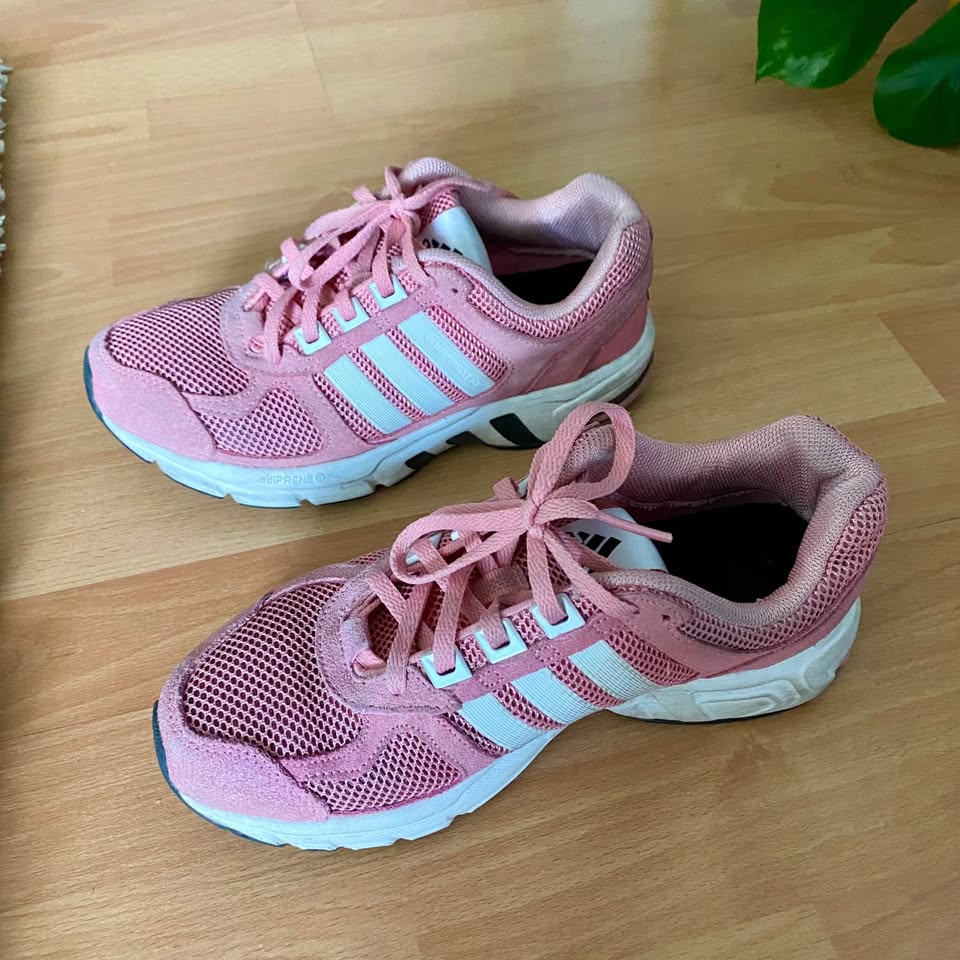 Adidas Women’s Running Shoes Size 6 - photo 3