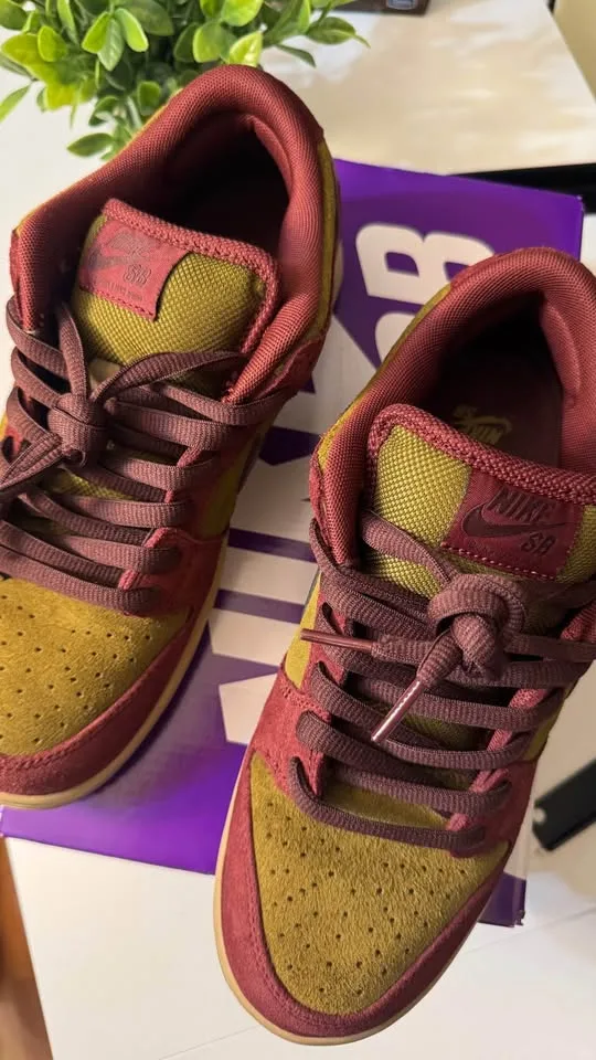 Nike SB Dunk Low Pro Dark Team Red image indicator(7)