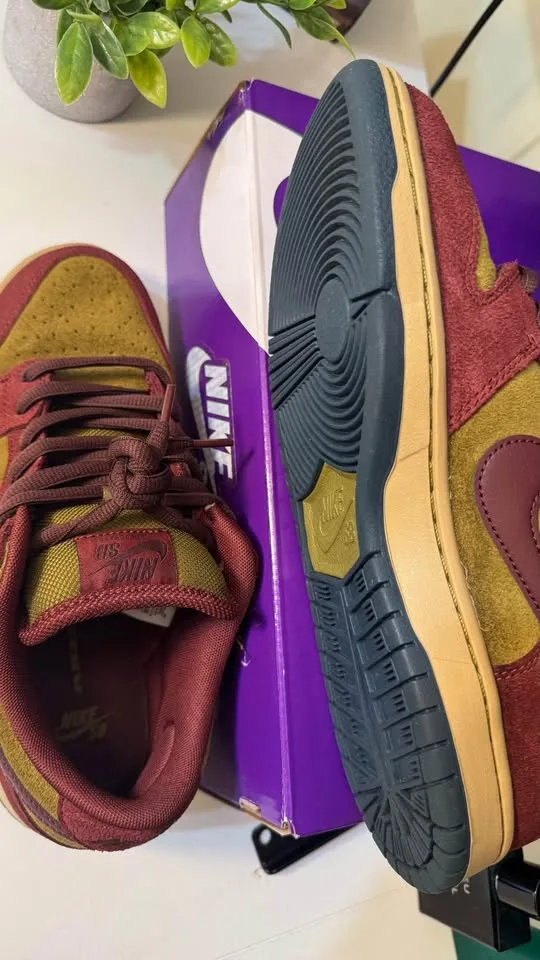 Nike SB Dunk Low Pro Dark Team Red image indicator(8)