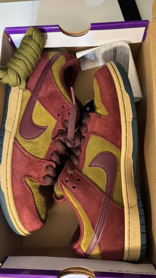 Nike SB Dunk Low Pro Dark Team Red image indicator(9)