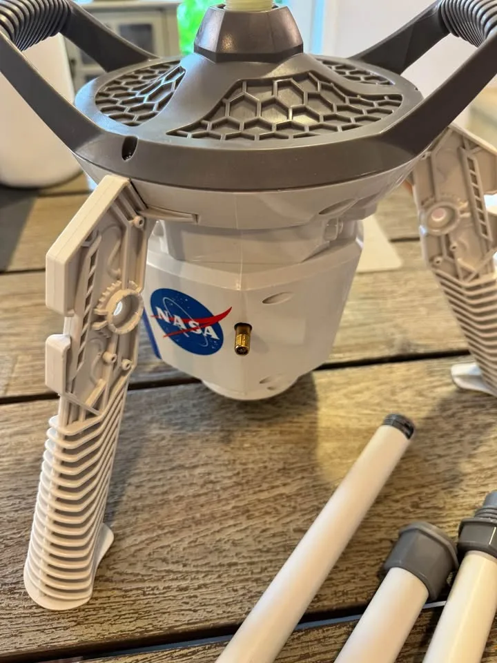 NASA Air Rocket Launcher Kit - Launch Model Rockets image indicator(2)