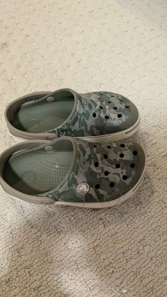 Boys 4 -5 yrs old clothing shoes (all for $20) - photo 2