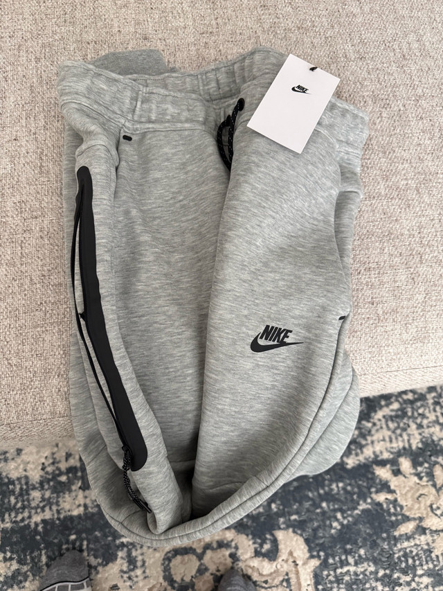 Nike tech joggers- Men’s medium - photo 3