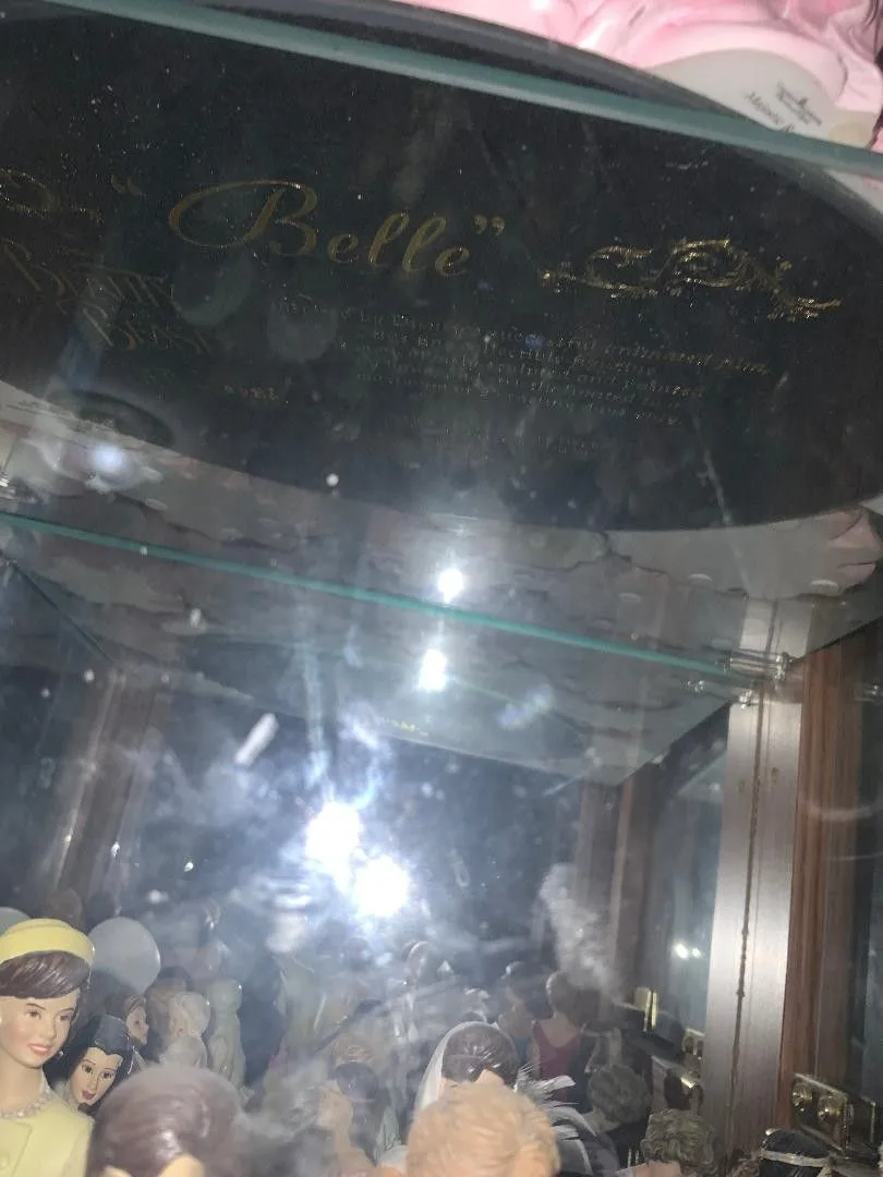 Belle Figurine image indicator(2)